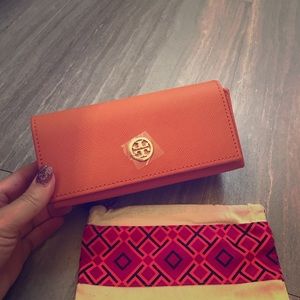 Tory Burch Sunglasses case with dustbag